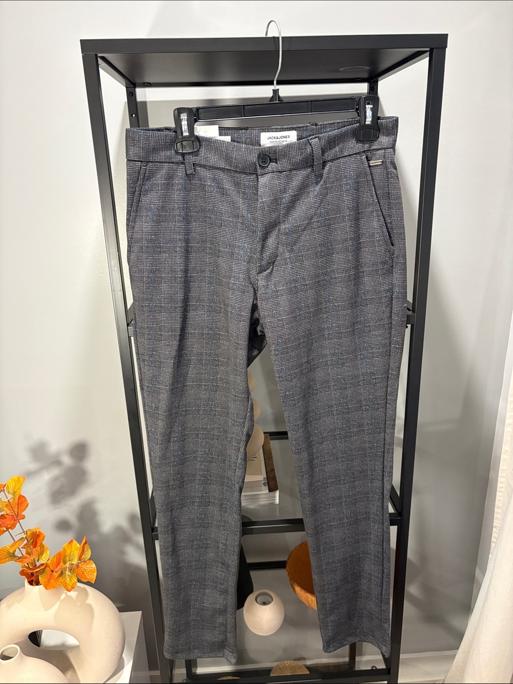 119 Jack and Jones Gray Plaid Cargo Pants